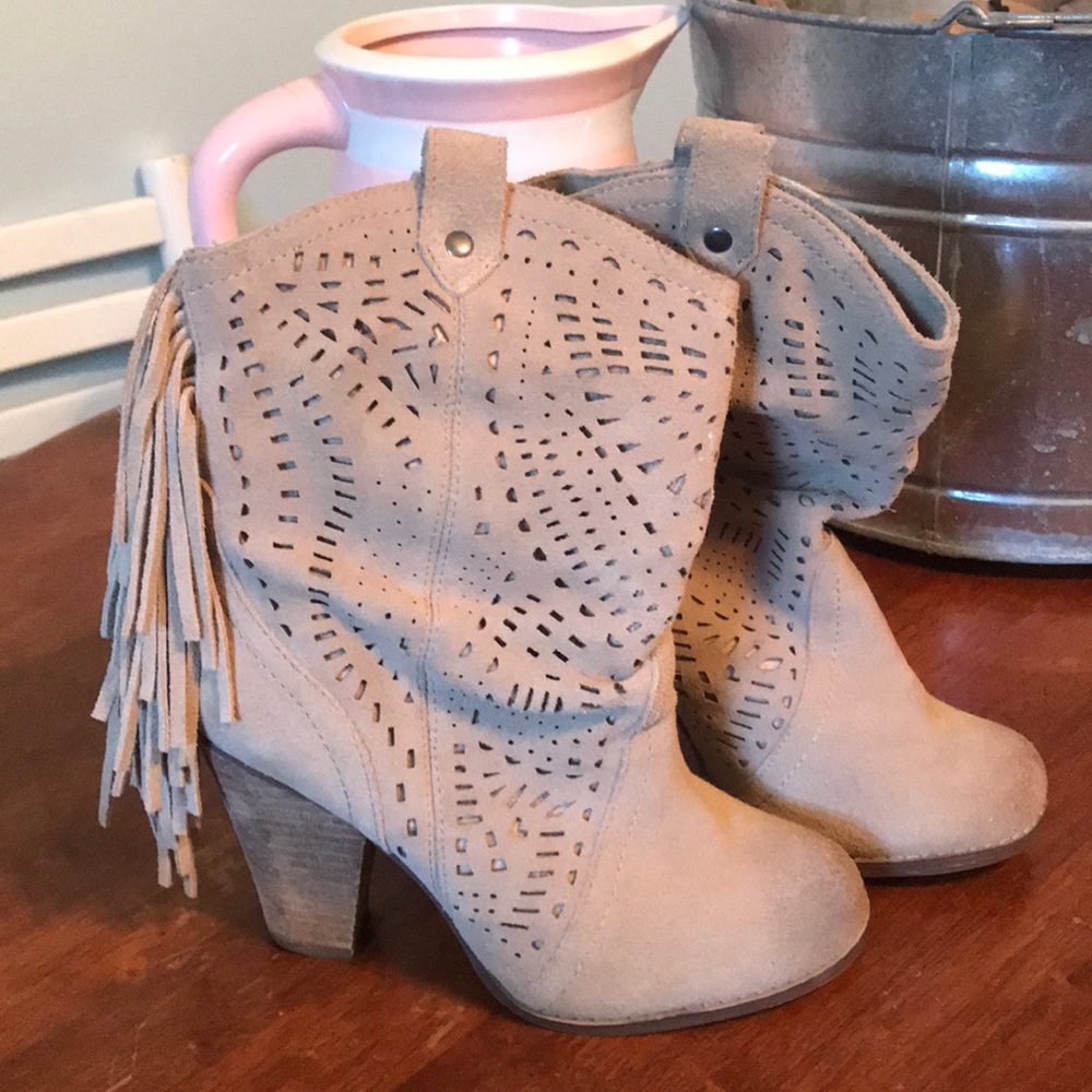Naughty Monkey suede fringe booties size 5